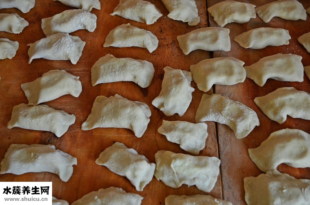 摩凡陀表怎么調日歷