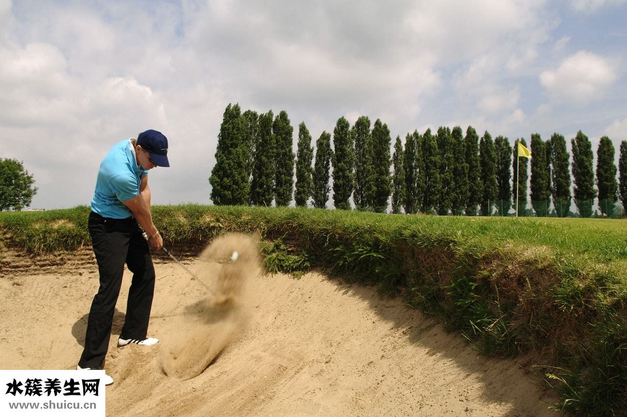 沖肩俯臥撐怎么做