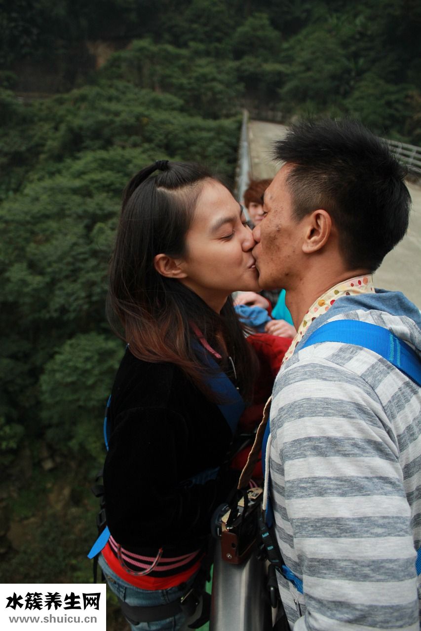 接吻魚不怎么動