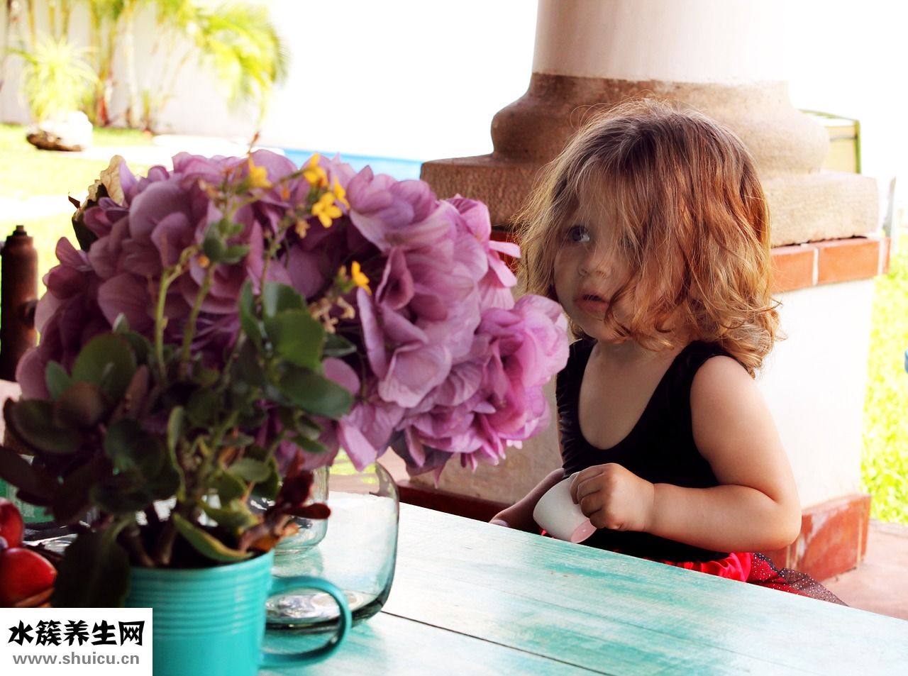 嬰兒抓臉怎么辦