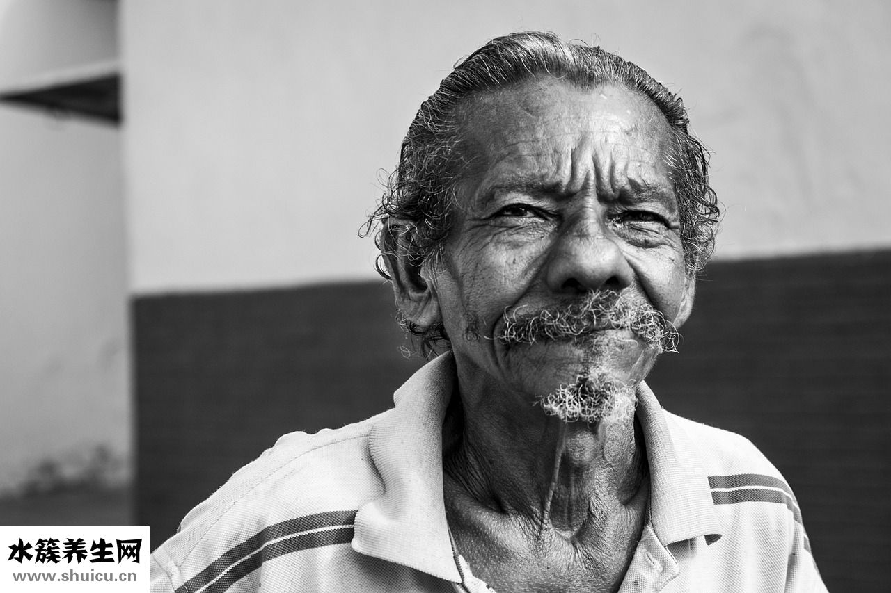 眉間有皺紋怎么辦