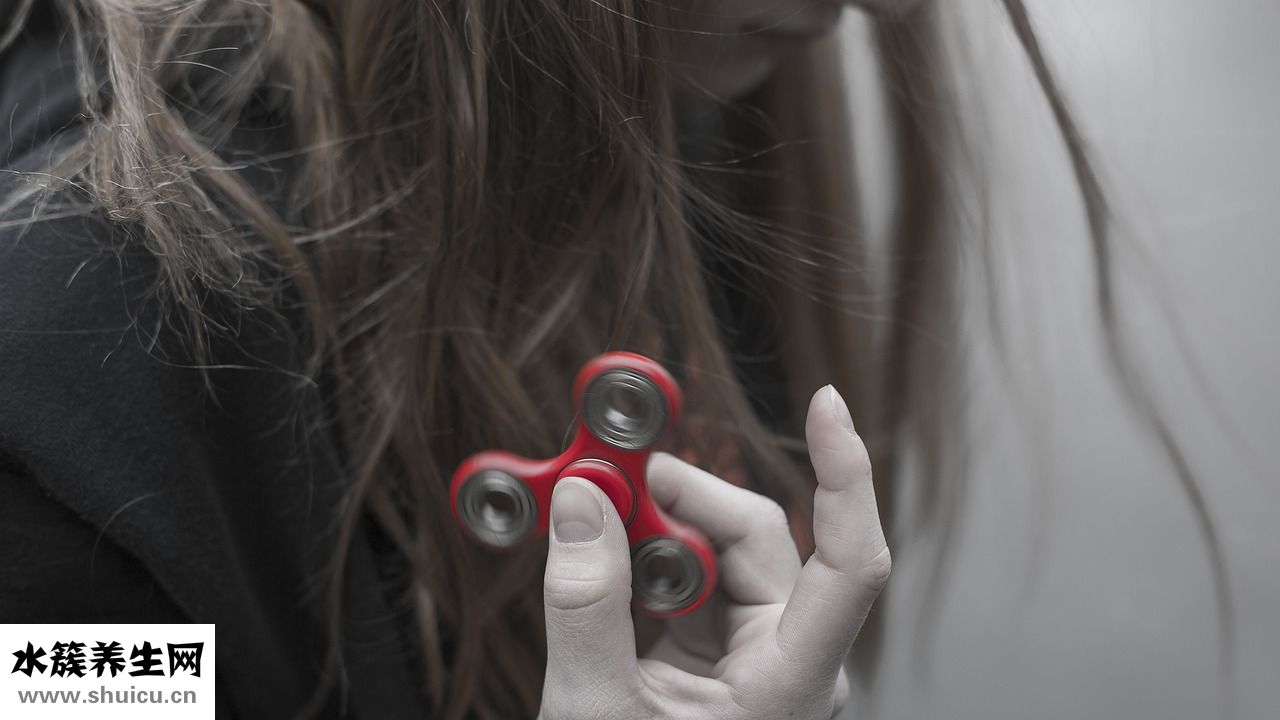 發尾微卷發型怎么弄