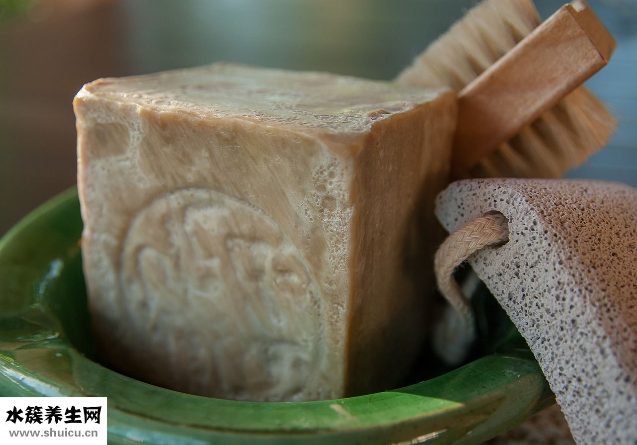 喝酒手癢怎么回事