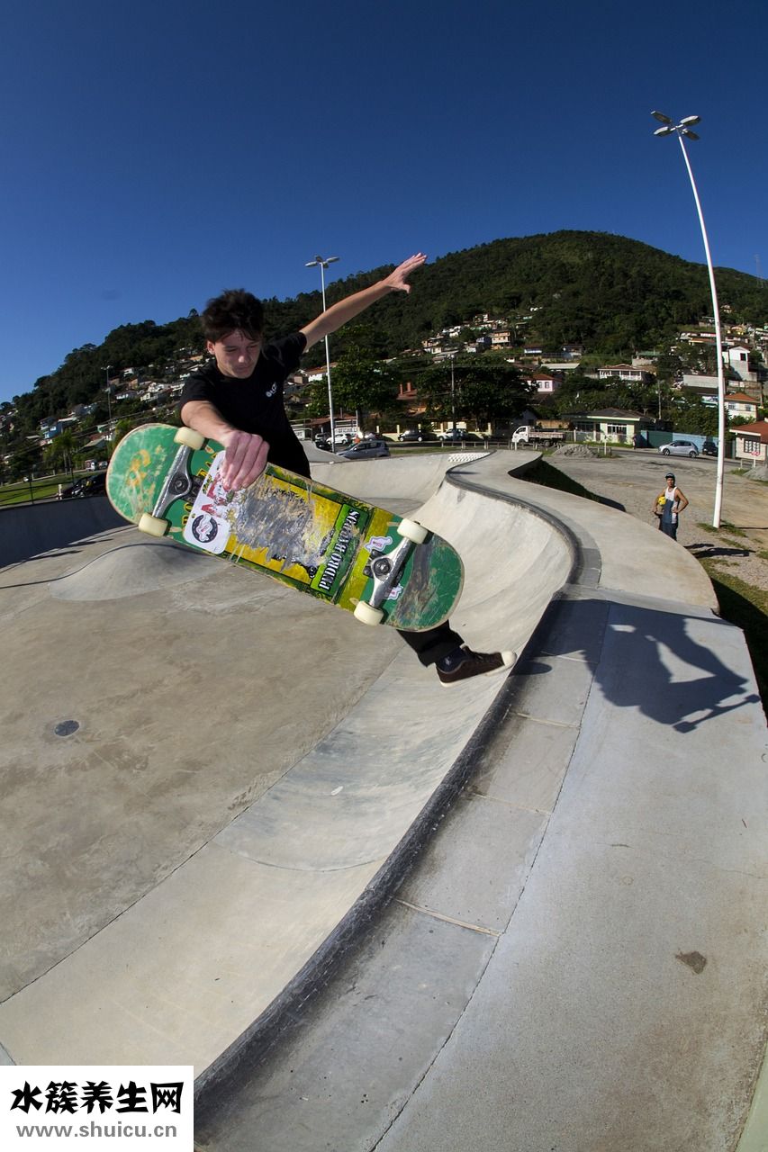 肌肉摔傷怎么辦