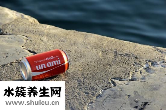 易拉罐水杯怎么打開