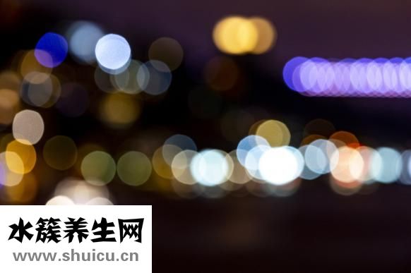 女人皮膚黃怎么辦