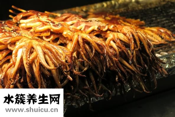 白斬雞怎么是黃的