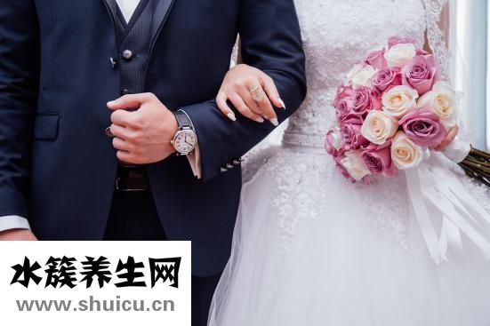 嬰兒熱痱子怎么治療