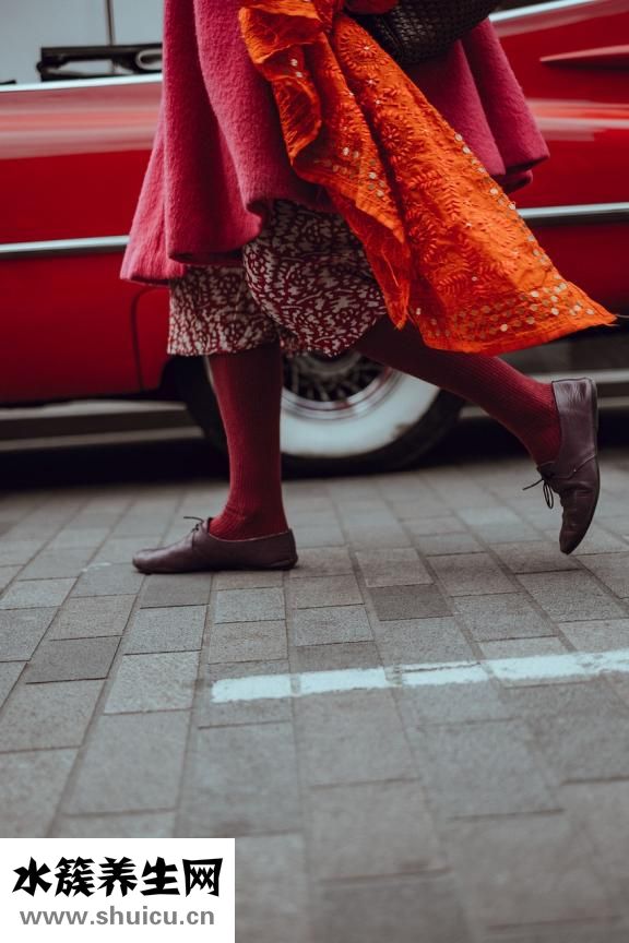 腳心開裂是怎么回事