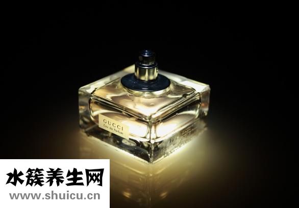 香水味太濃怎么去除