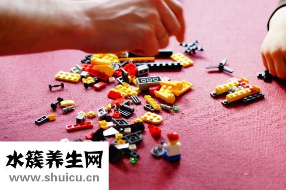 寶寶怎么趴著睡