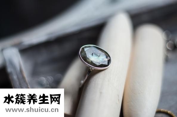 魚刺扎進手指怎么辦