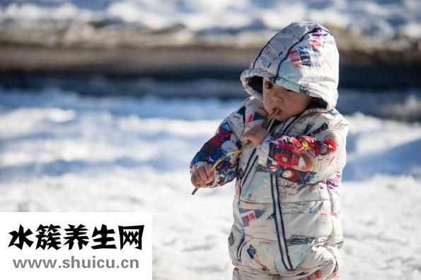 寶寶怎么趴著睡