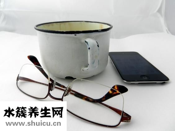 鏡柜怎么裝鏡前燈