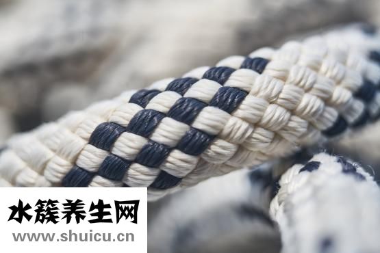 怎么用繩子編心