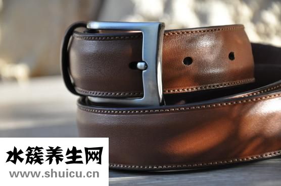 雙扣皮帶怎么系