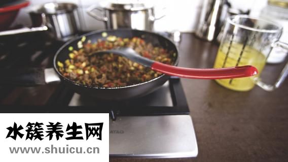 炒菜時(shí)怎么判斷油溫