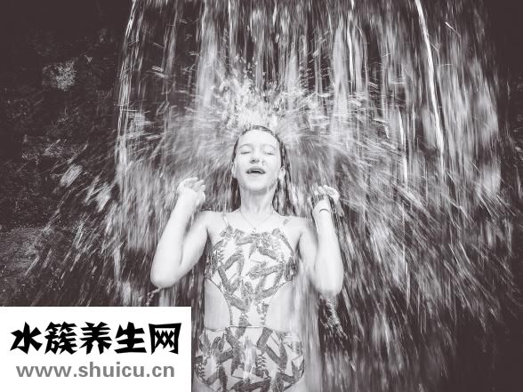 頭發(fā)易打結(jié)怎么辦