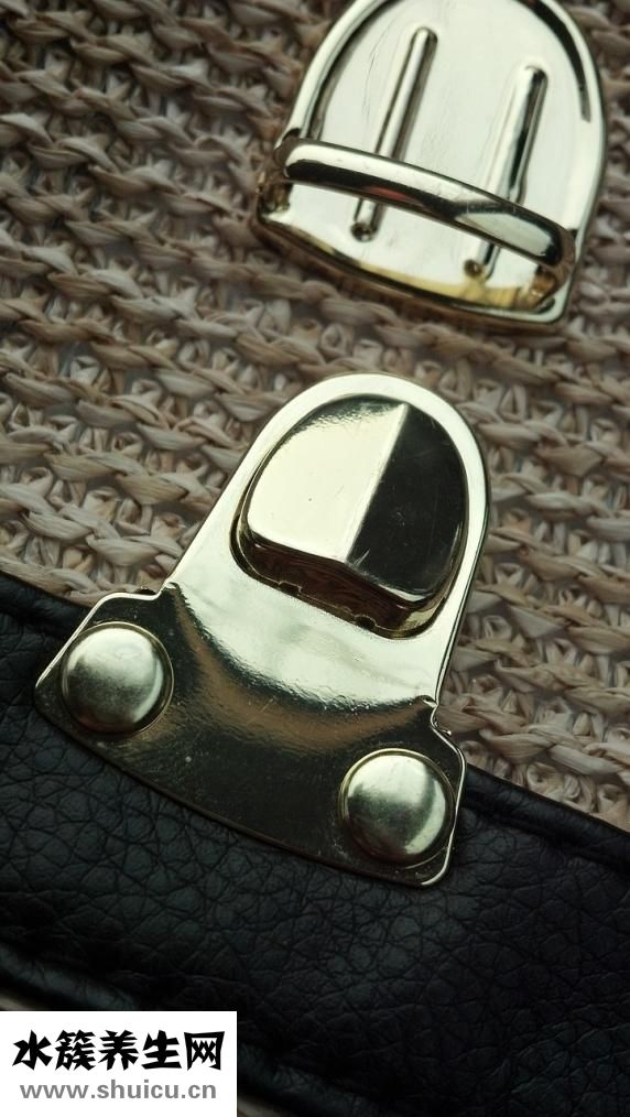 一字胸針怎么戴