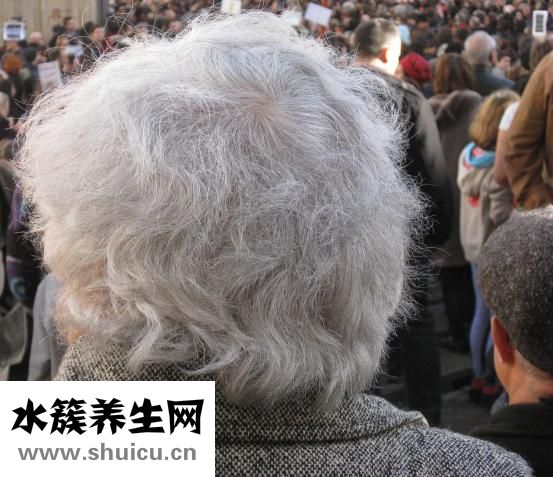 頭發(fā)易打結(jié)怎么辦