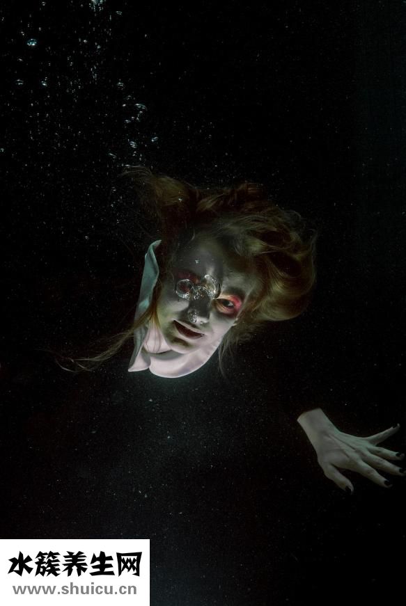 怎么給照片戴假發