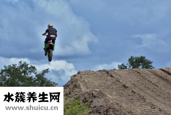 胸大肌疼怎么辦