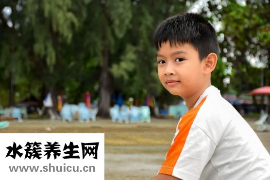 男生頭發(fā)怎么變蓬松