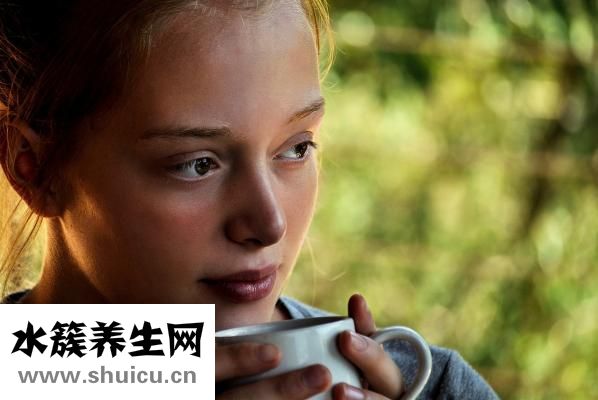 總是板著臉怎么辦