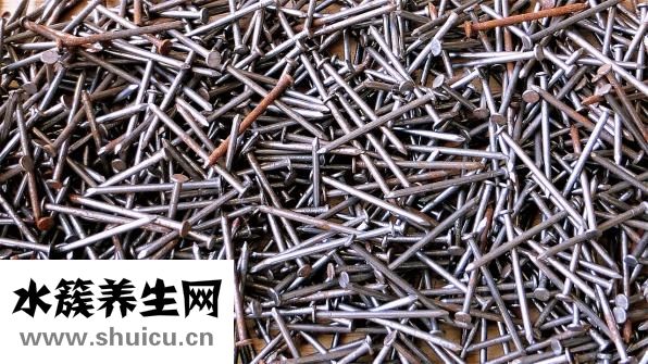 墻上的釘子洞怎么補(bǔ)