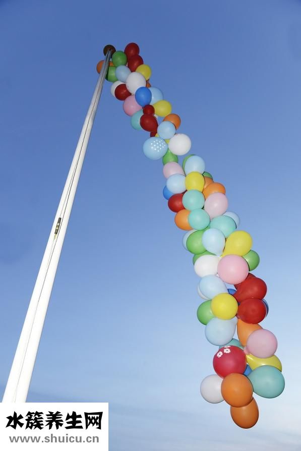 氣球怎么貼在墻上