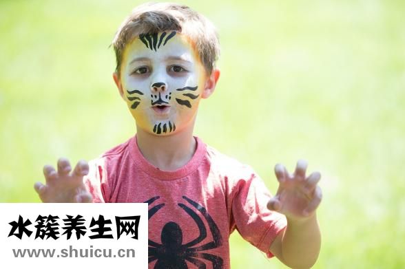 男生頭發(fā)怎么蓬松