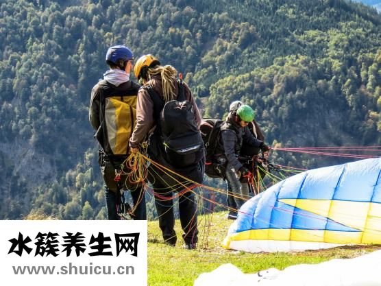 吃飯汗多是怎么回事