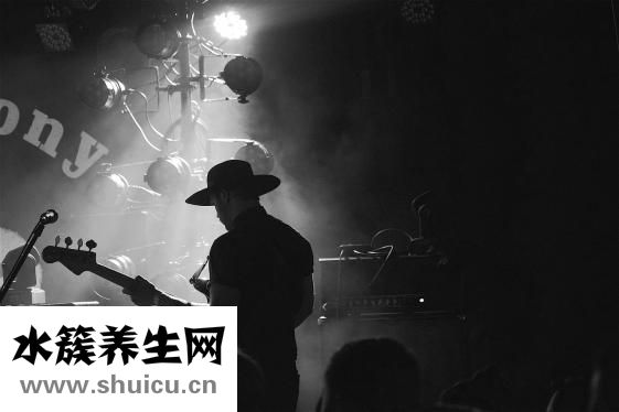 親女朋友她躲怎么辦