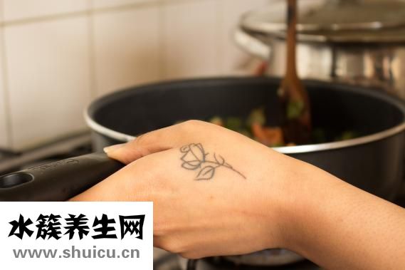 下瞼外翻怎么辦