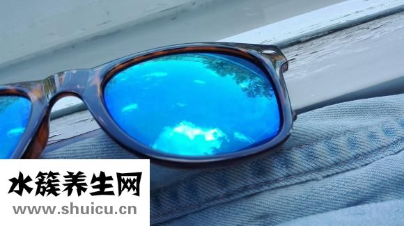 眼睛神經跳怎么回事