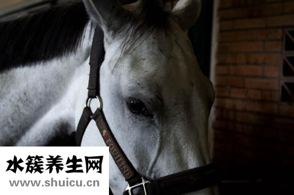 小便特別黃怎么回事