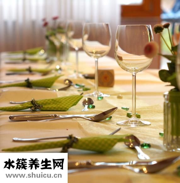 肩膀酸脹怎么辦