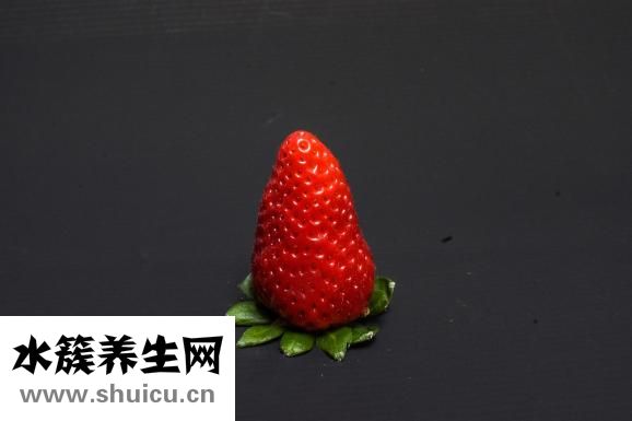 草莓怎么給寶寶吃