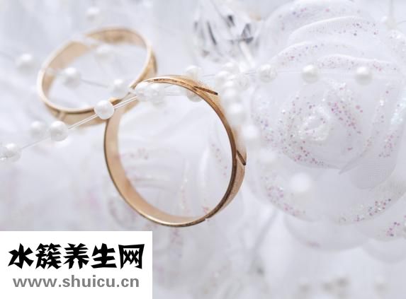 手指硬殼皮膚怎么辦