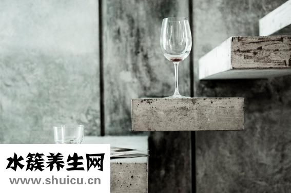 女性小便出血怎么辦