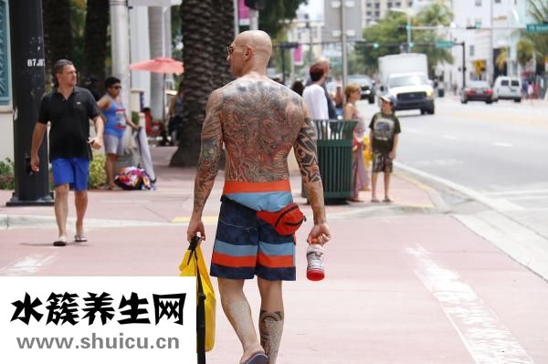 怎么洗紋身不留疤