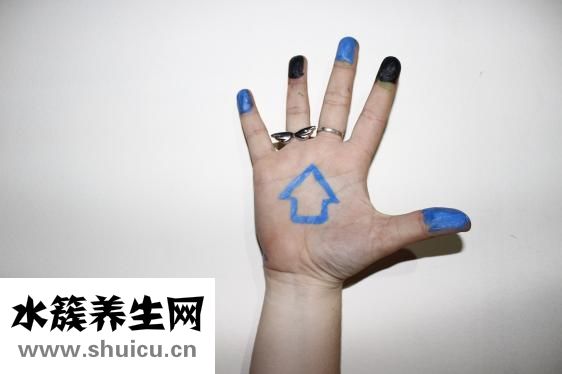 彩筆弄到手上怎么洗