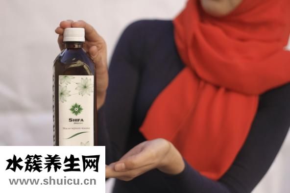 臉上噴漆怎么洗掉