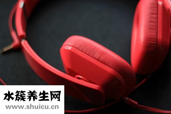 耳朵有味是怎么回事