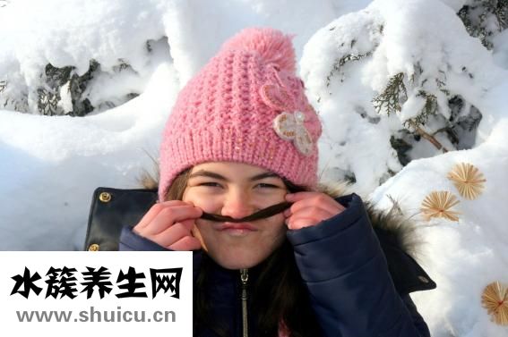 玩雪后手腫怎么辦