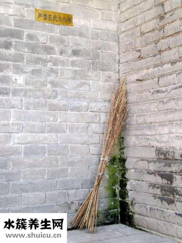 腋窩潮怎么回事