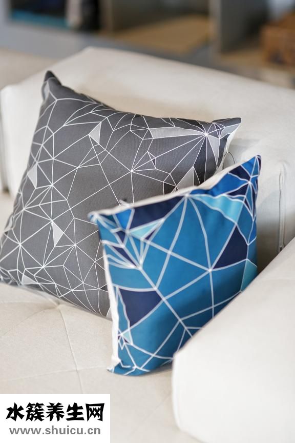 駝背怎么墊枕頭