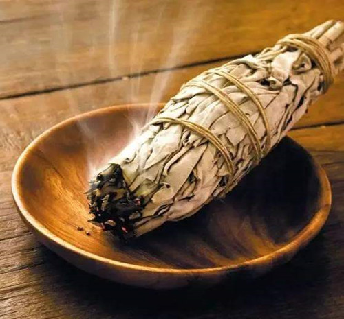 艾葉熏房間多久才殺菌（艾葉熏屋子的正確做法）