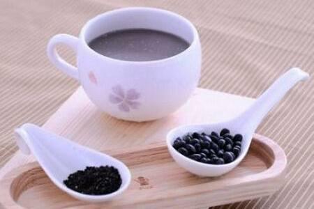 黑豆怎樣吃治白發變黑發(常吃黑豆的十大驚人好處)