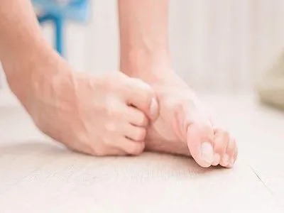 腳氣勤洗腳能自愈嗎（腳上怎樣分辨是腳氣還是濕疹）